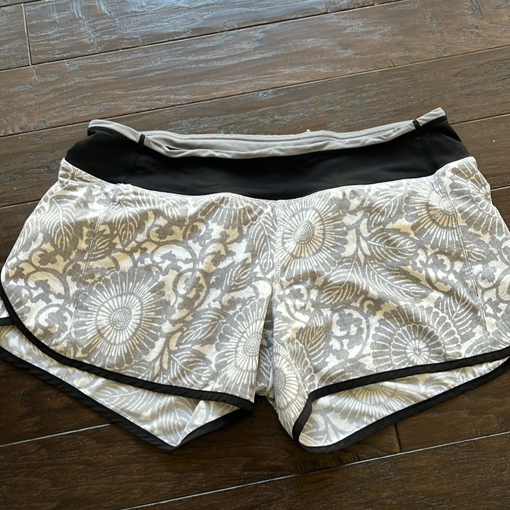 Lululemon Shorts Sz 8